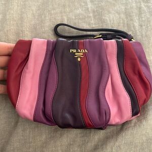 RARE Prada / clutch/ awesome condition